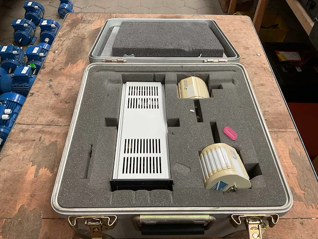Leybold dm 22 capacitron vacuum gauge set - afbeelding 5 van  7