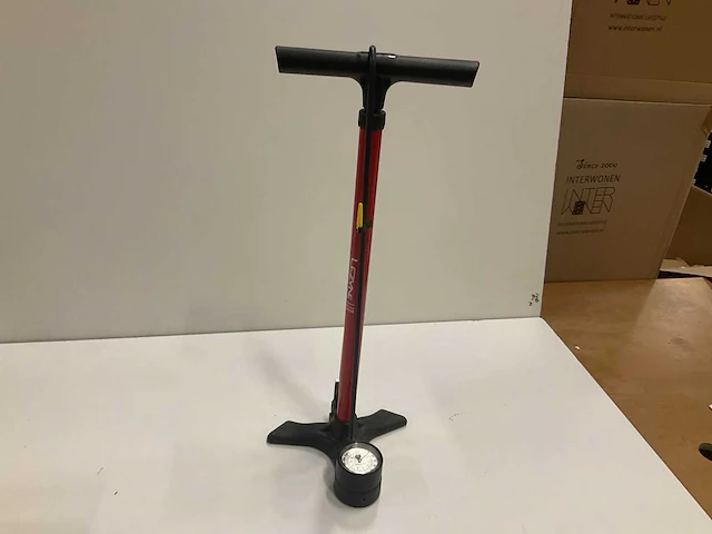 Lezyne fietspomp 15 bar - afbeelding 1 van  3
