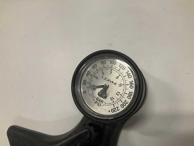 Lezyne fietspomp 15 bar - afbeelding 2 van  3