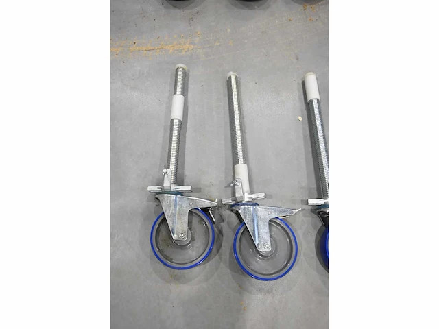 Lfe 200x50 rolsteiger zwenkwiel (4x) - afbeelding 2 van  3