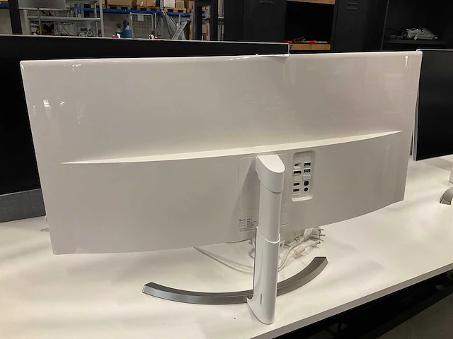 Lg - 38uc99 - ultrawide - afbeelding 3 van  4
