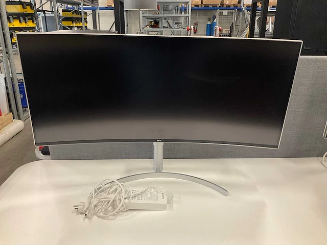 Lg - 38uc99 - ultrawide - afbeelding 3 van  4