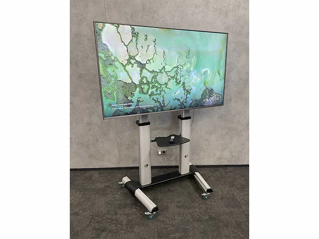 Lg - 70" 4k ultra hd monitor op verrijdbaar statief - afbeelding 10 van  17