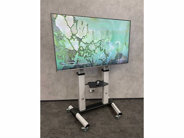 Lg - 70" 4k ultra hd monitor op verrijdbaar statief - afbeelding 11 van  17