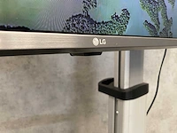 Lg - 70" 4k ultra hd monitor op verrijdbaar statief - afbeelding 17 van  17