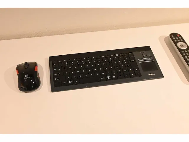 Lg - monitor met hp prodesk - afbeelding 2 van  6