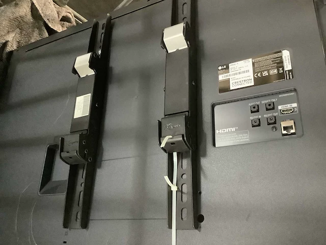 Lg - televisie met plafondarm (2x) - afbeelding 3 van  5