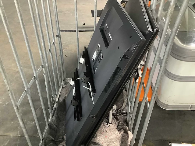 Lg - televisie met plafondarm (3x) - afbeelding 3 van  5