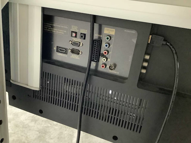 Lg - televisie op verrijdbare standaard - afbeelding 4 van  6