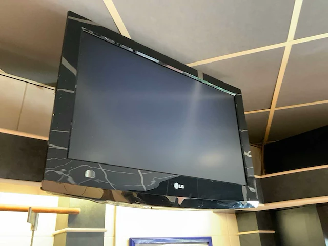 Lg 32lg2000 televisie - afbeelding 1 van  4