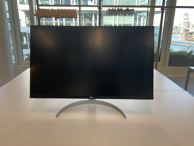 Lg 32up550-w 32” monitor (5x) - afbeelding 1 van  5