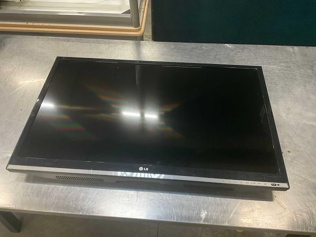 Lg 37ls5600 37” full-hd lcd televisie - afbeelding 1 van  4