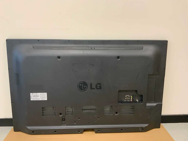 Lg (47lt360c) 47", 1920x1080 (fhd) led monitor - afbeelding 4 van  6