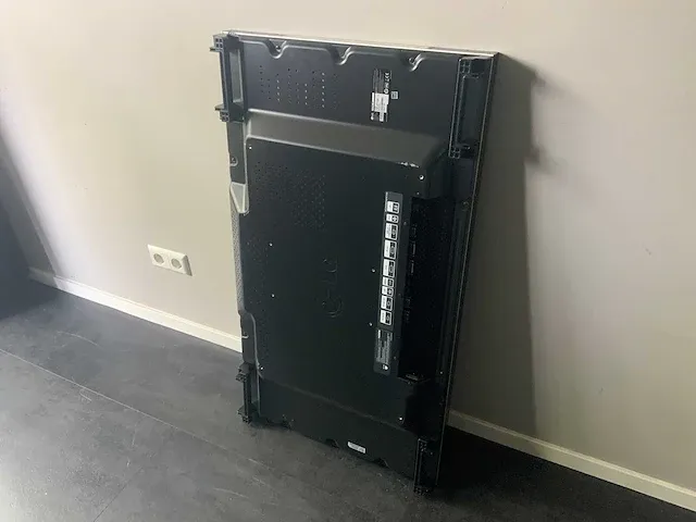 Lg 47lv35a-5b videowall 9-delig - afbeelding 9 van  9