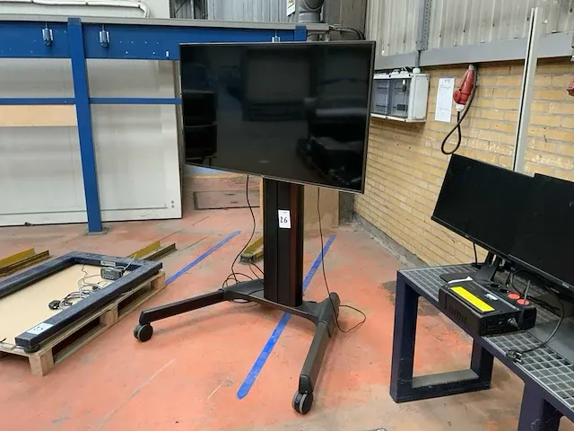 Lg 55lv340c smart televisie - afbeelding 1 van  5