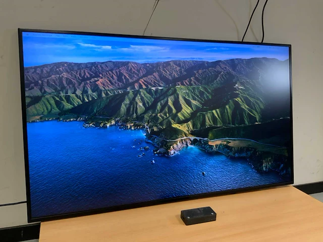 Lg (55uh5e) 55", 3840x2160 (uhd) lcd-monitor - afbeelding 2 van  6