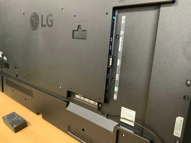 Lg (55uh5e) 55", 3840x2160 (uhd) lcd-monitor - afbeelding 6 van  6