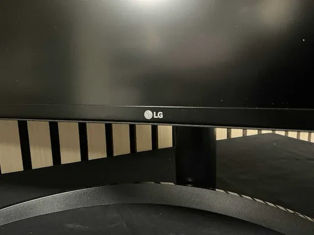 Lg curved ultrawide qhd 34wp65c-b monitor - afbeelding 3 van  5