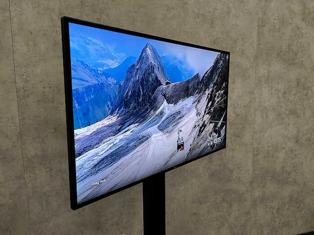 Lg flatron - 47" monitor met verrijdbaar statief - afbeelding 9 van  14