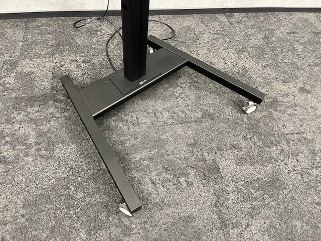 Lg flatron - 47" monitor met verrijdbaar statief - afbeelding 10 van  14