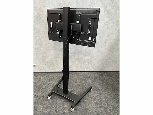 Lg flatron - 47" monitor met verrijdbaar statief - afbeelding 11 van  14