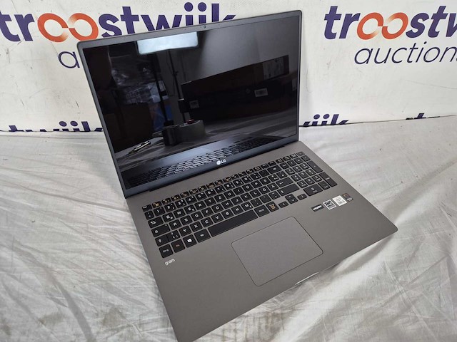 Lg gram 17z90n-v.ap55g laptop intel® core™ i5 i5-1035g7 43,2 cm (17") wqxga 8 gb ddr4-sdram 512 gb ssd wi-fi 6 (802.11ax) windows 10 pro zilver - afbeelding 3 van  3