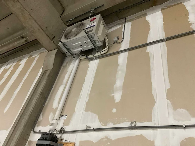 Lg opstelling met airco unit - afbeelding 2 van  12