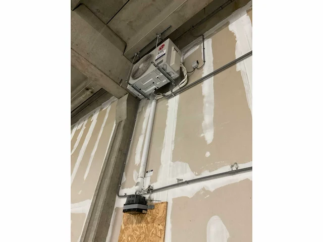 Lg opstelling met airco unit - afbeelding 4 van  12