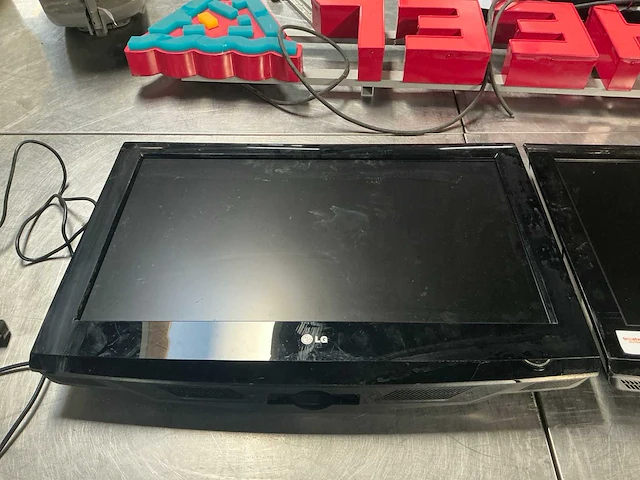 Lg televisie (2x) - afbeelding 2 van  3