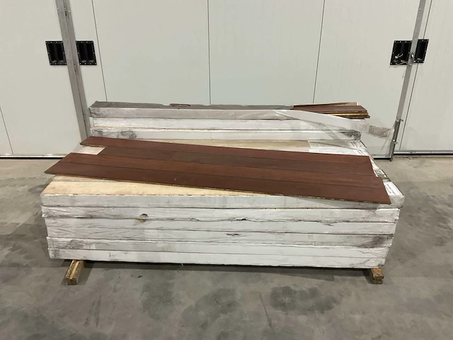 Lhd luxus 41,2m2 houten vloer - afbeelding 1 van  4