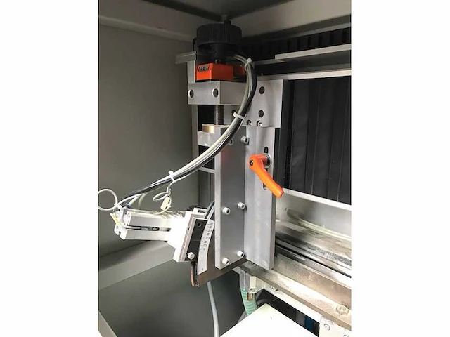 Lhmt - amc 110 - 2004 - chamferring machine - afbeelding 7 van  9
