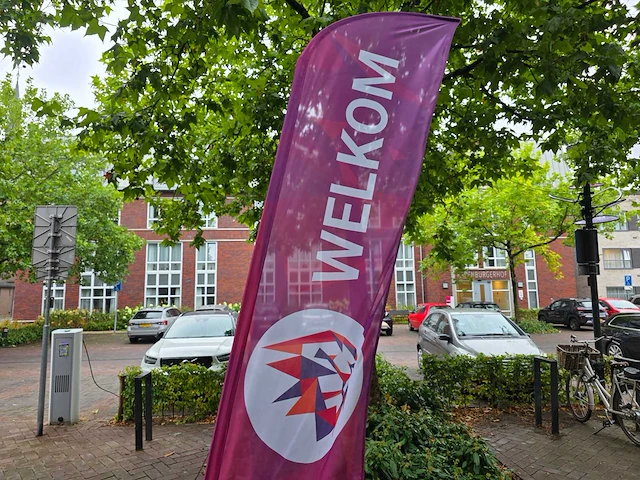 Lichtenvoorden - beachvlag met vlaggenhouder - afbeelding 1 van  3
