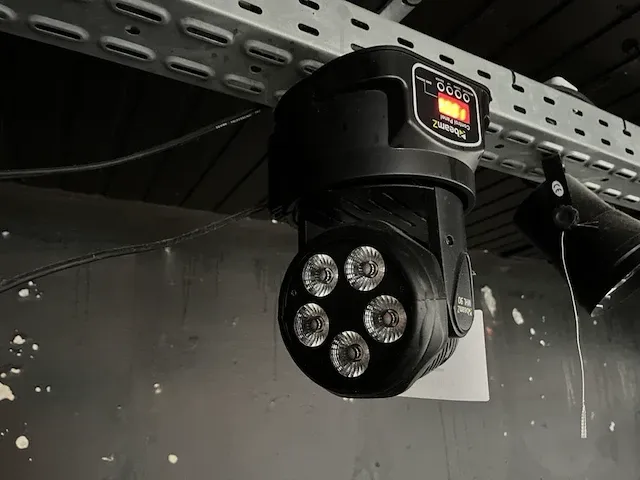 Lichtinstallatie - afbeelding 1 van  5