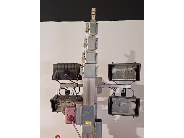 Lichtmast koppelbaar 230v 4x400w hqi mobiel towerlight, linktower, bouwjaar 2014 - afbeelding 24 van  24