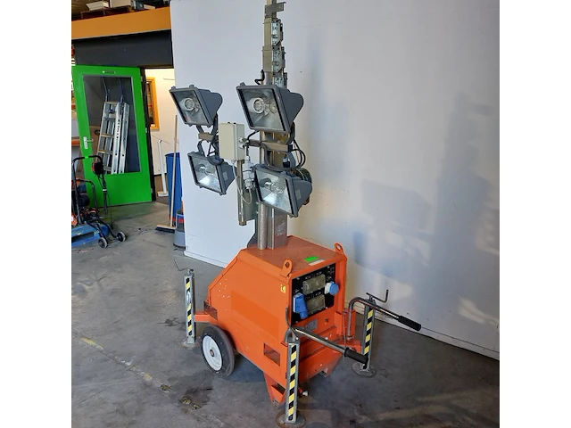 Lichtmast koppelbaar 230v 4x400w hqi mobiel towerlight, linktower, bouwjaar 2014 - afbeelding 14 van  17