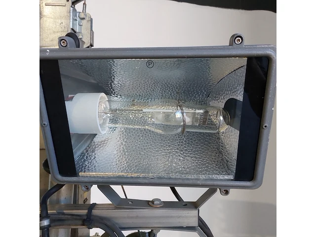 Lichtmast koppelbaar 230v 4x400w hqi mobiel towerlight, linktower, bouwjaar 2014 - afbeelding 15 van  17