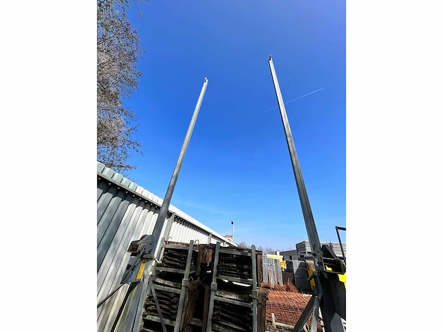 Lichtmast op betonnen voet (2x) - afbeelding 2 van  9