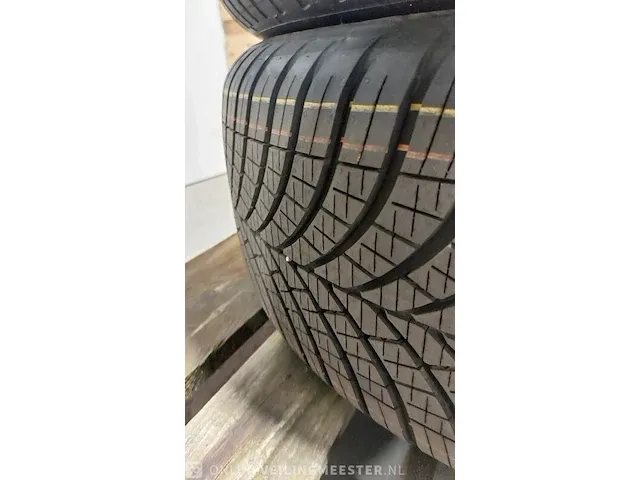 Lichtmetalen velgenset 19 inch kia, type b met bridgestone banden, bouwjaar 2023 - afbeelding 2 van  14