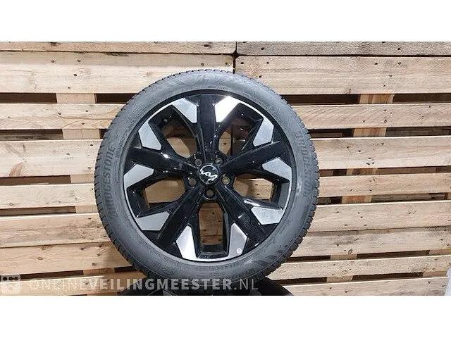Lichtmetalen velgenset 19 inch kia, type b met bridgestone banden, bouwjaar 2023 - afbeelding 8 van  14