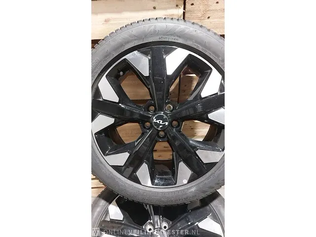 Lichtmetalen velgenset 19 inch kia, type b met bridgestone banden, bouwjaar 2023 - afbeelding 9 van  14