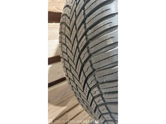 Lichtmetalen velgenset 19 inch kia, type b met bridgestone banden, bouwjaar 2023 - afbeelding 12 van  14