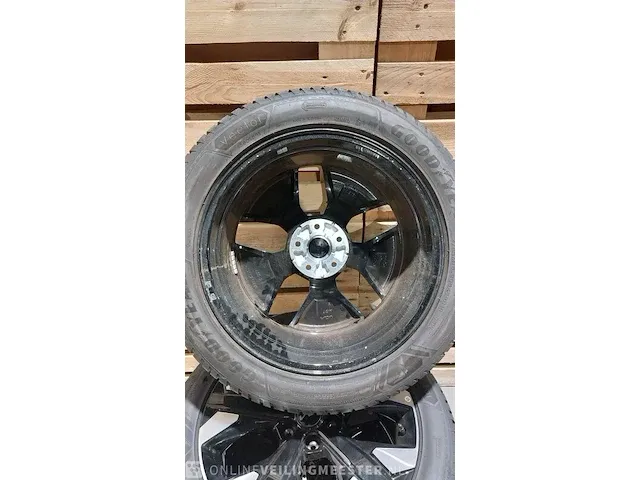 Lichtmetalen velgenset 19 inch kia, type b met goodyear band 4 seasons, bouwjaar 2023 - afbeelding 3 van  19
