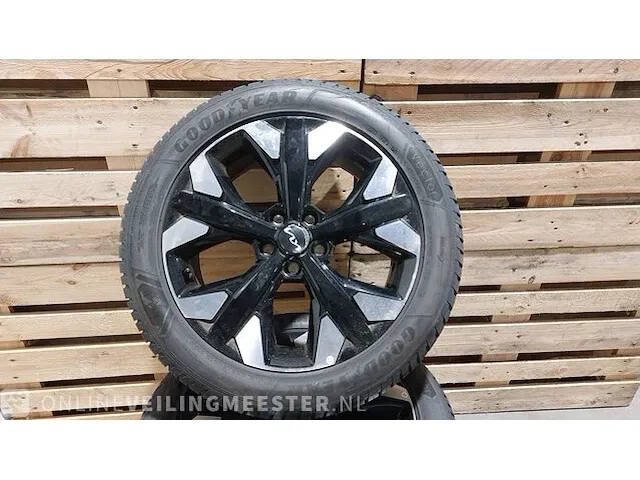 Lichtmetalen velgenset 19 inch kia, type b met goodyear band 4 seasons, bouwjaar 2023 - afbeelding 13 van  19