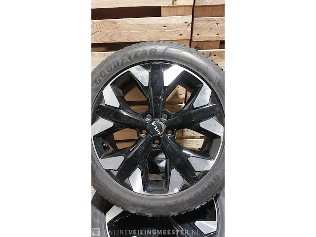 Lichtmetalen velgenset 19 inch kia, type b met goodyear band 4 seasons, bouwjaar 2023 - afbeelding 14 van  19