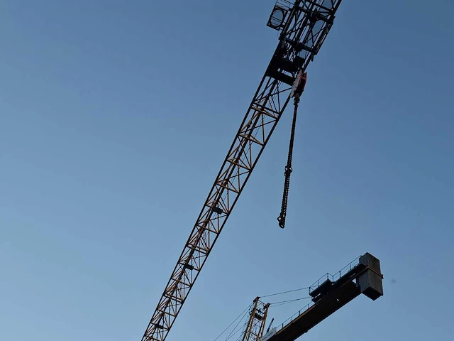 Liebherr - 1992 - 180 ec-h - torenkraan op rails - afbeelding 11 van  21