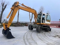 Liebherr - 1999 - a 900 b - banden graafmachine