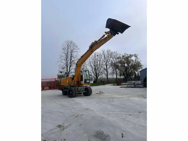 Liebherr - 1999 - a 900 b - banden graafmachine - afbeelding 3 van  26