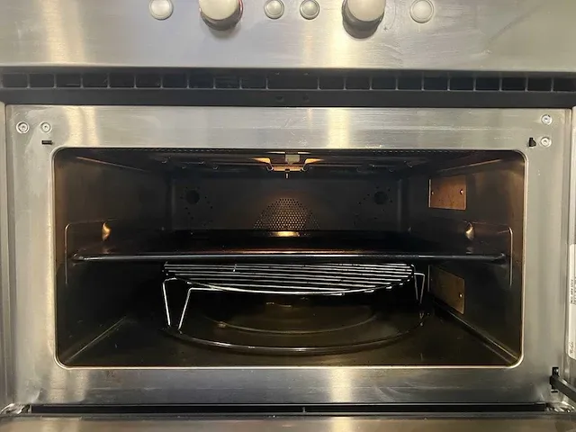 Liebherr - liebherr koelkast + whirlpool inbouw oven + sharp magnetron - afbeelding 3 van  21