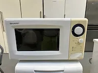 Liebherr - liebherr koelkast + whirlpool inbouw oven + sharp magnetron - afbeelding 8 van  21