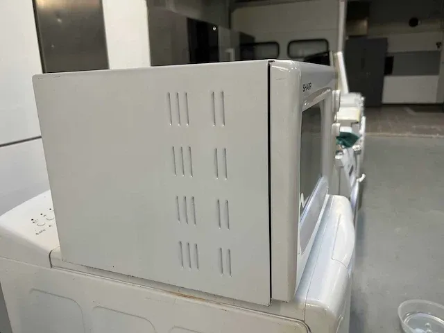 Liebherr - liebherr koelkast + whirlpool inbouw oven + sharp magnetron - afbeelding 10 van  21